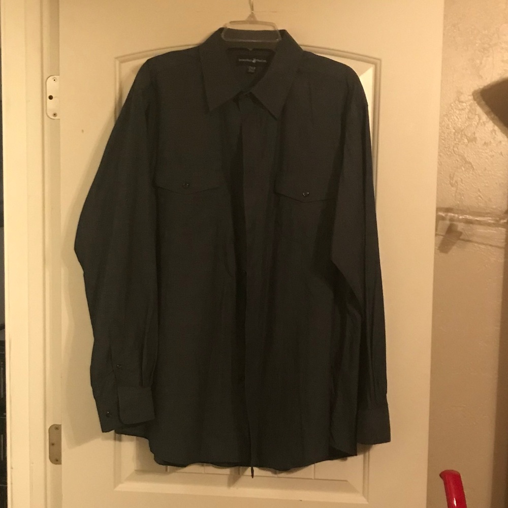 Gray/Black Textured Button-Down 2XL
